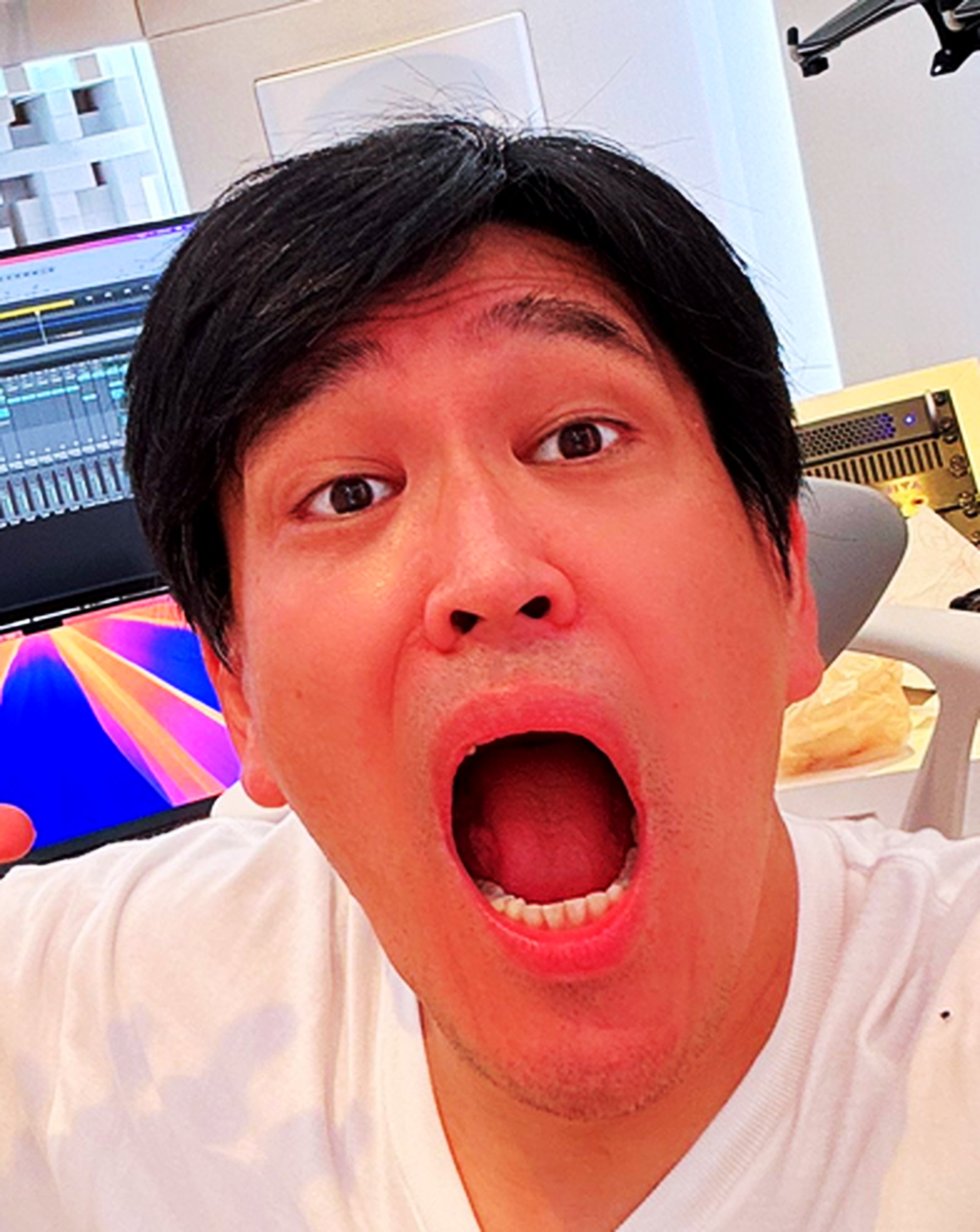 YouTuber・スーツの悟り開いた発言騒動は何があった？どうした？性心疾患・統合失調症は本当？理由はインフルエンザ？過去の炎上との関係性とは