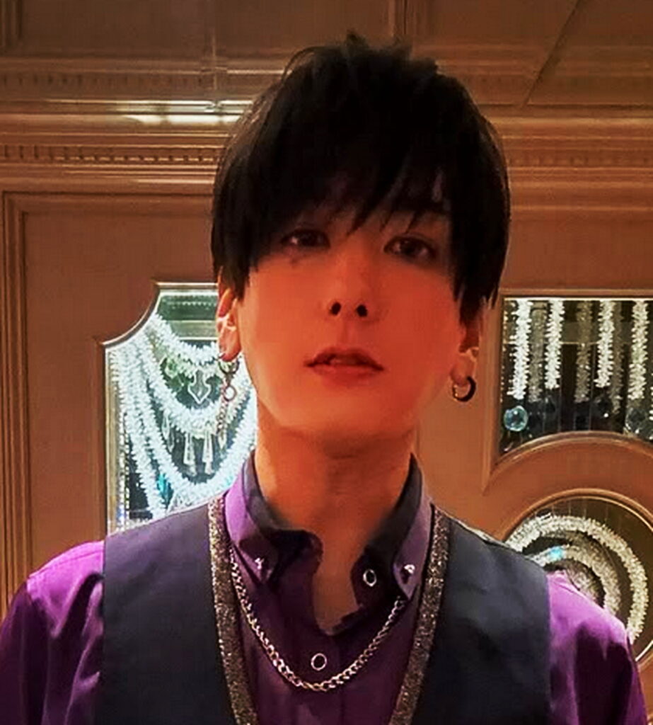 歌い手・志麻 出典：インスタグラム